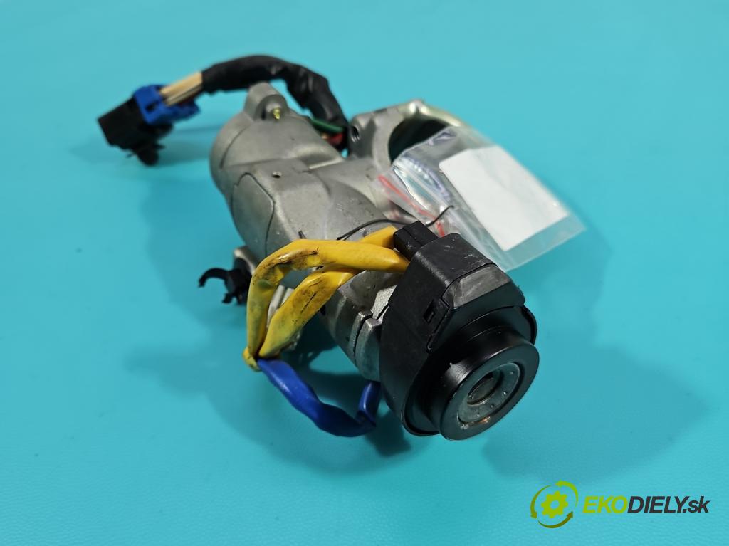 Kia Ceed I 2006-2012 1.6 16V 129 HP manual 95 kW 1591 cm3 5- Spínačka  (Spínacie skrinky a kľúče)