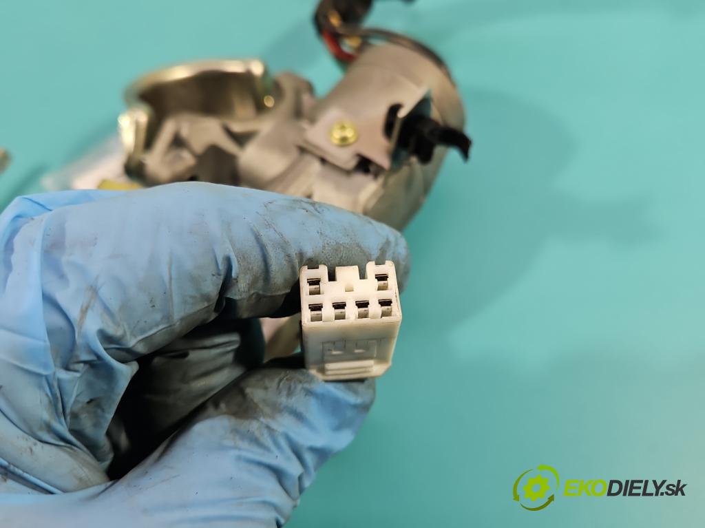 Kia Ceed I 2006-2012 1.6 16V 129 HP manual 95 kW 1591 cm3 5- Spínačka  (Spínacie skrinky a kľúče)