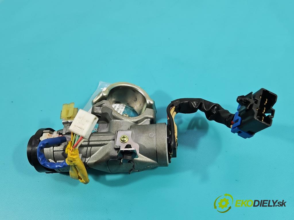 Kia Ceed I 2006-2012 1.6 16V 129 HP manual 95 kW 1591 cm3 5- Spínačka  (Spínacie skrinky a kľúče)