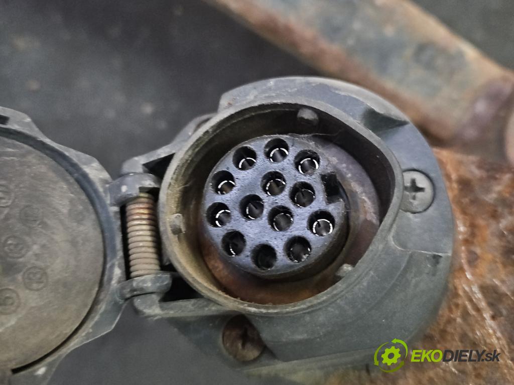 Kia Ceed I 2006-2012 1.6 16V 129 hp manual 95 kW 1591 cm3 5- oko tažné  (Tažná zařízení)