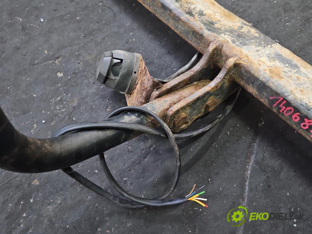 Kia Ceed I 2006-2012 1.6 16V 129 hp manual 95 kW 1591 cm3 5- oko tažné  (Tažná zařízení)