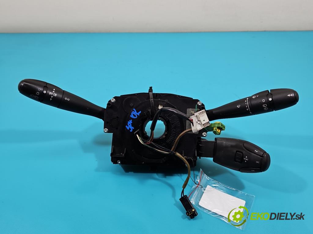 Peugeot 207 1.4 16V 88 HP manual 65 kW 1360 cm3 5- prepínač komplex: 96630724XT (Prepínacie páčky pod volantom)