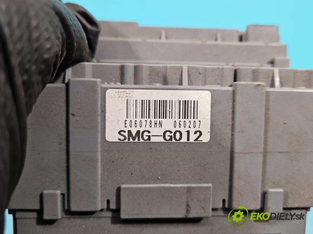 Honda Civic VIII 2006-2011 1,4.0 16V 83 hp automatic 61 kW 1339 cm3 5- skříňka pojistková SMG-G012 (Pojistkové skříňky)