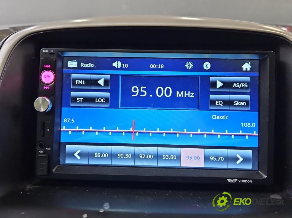 Honda CR-V II 2001-2006 2.0 16V 150 HP manual 110 kW 1998 cm3 5- Radio VORDON