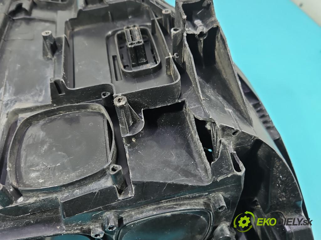 Mercedes CLS II C218 2010-2018 4.7 V8 278922 automatic 315 kW 4664 cm3 4- světlo levý  (Klika dveří ostatní)