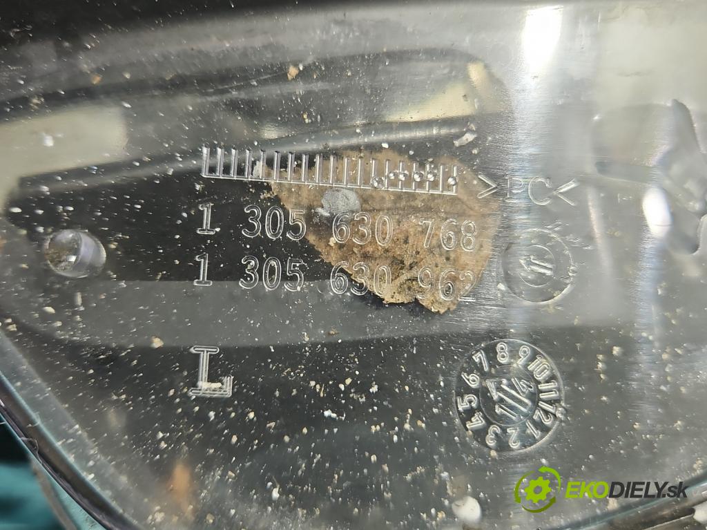 Mercedes CLS II C218 2010-2018 4.7 V8 278922 automatic 315 kW 4664 cm3 4- světlo levý  (Klika dveří ostatní)