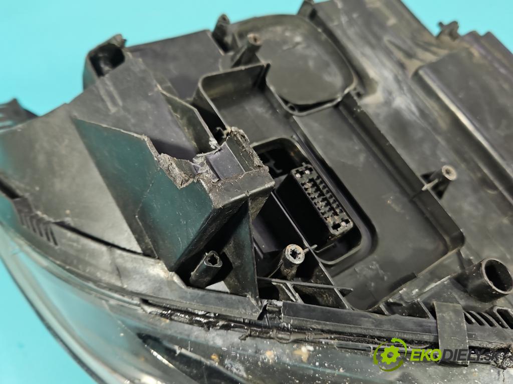 Mercedes CLS II C218 2010-2018 4.7 V8 278922 automatic 315 kW 4664 cm3 4- světlo levý  (Klika dveří ostatní)