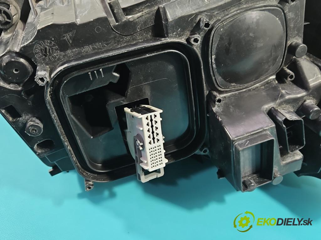 Mercedes CLS II C218 2010-2018 4.7 V8 278922 automatic 315 kW 4664 cm3 4- světlo levý  (Klika dveří ostatní)