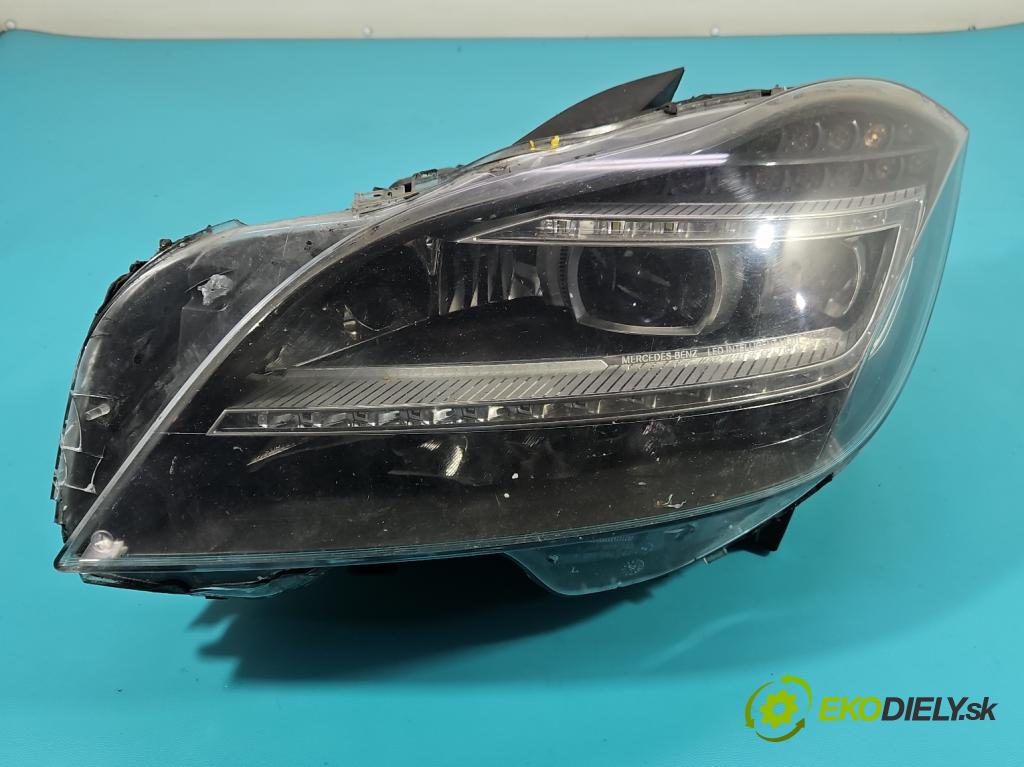 Mercedes CLS II C218 2010-2018 4.7 V8 278922 automatic 315 kW 4664 cm3 4- světlo levý  (Klika dveří ostatní)