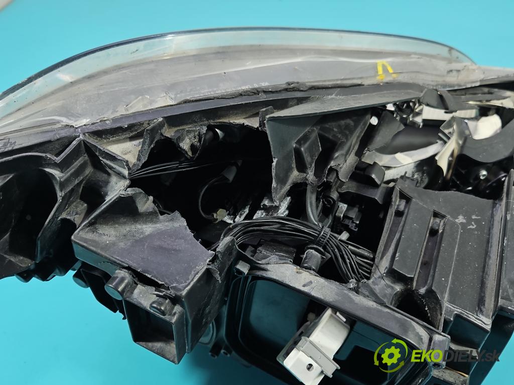 Mercedes CLS II C218 2010-2018 4.7 V8 278922 automatic 315 kW 4664 cm3 4- světlo levý  (Klika dveří ostatní)