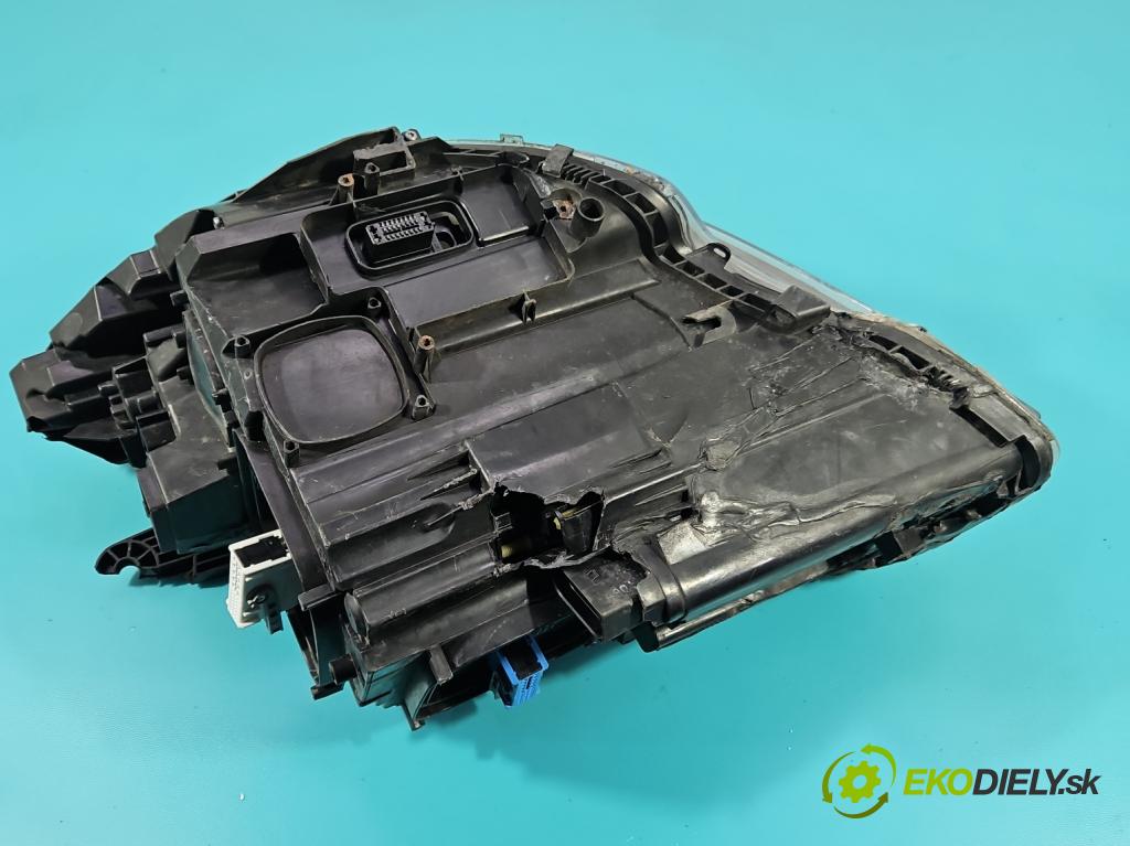 Mercedes CLS II C218 2010-2018 4.7 V8 (278922) automatic 315 kW 4664 cm3 4- Reflektor: pravý  (Pravé)