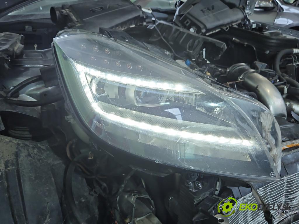 Mercedes CLS II C218 2010-2018 4.7 V8 (278922) automatic 315 kW 4664 cm3 4- Reflektor: pravý  (Pravé)
