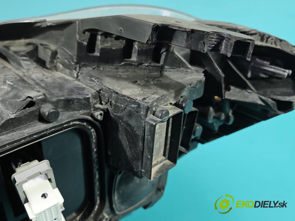 Mercedes CLS II C218 2010-2018 4.7 V8 (278922) automatic 315 kW 4664 cm3 4- Reflektor: pravý  (Pravé)