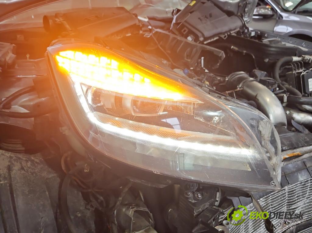 Mercedes CLS II C218 2010-2018 4.7 V8 (278922) automatic 315 kW 4664 cm3 4- Reflektor: pravý  (Pravé)
