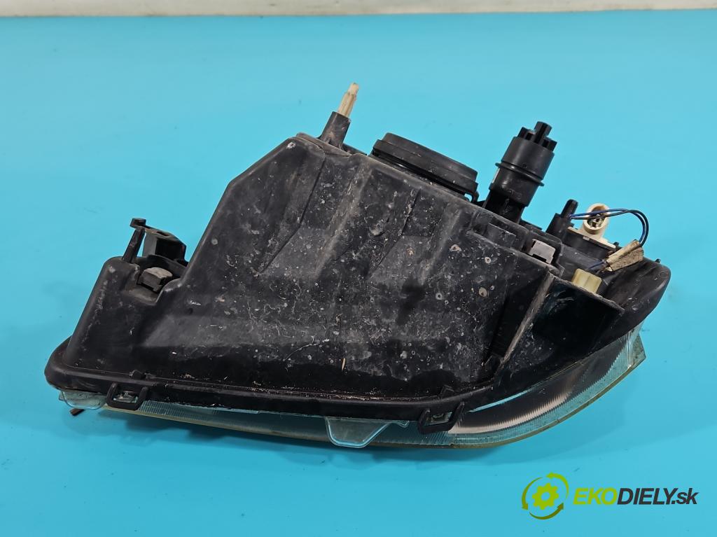 Dacia Logan I 2005-2014 1.6 8V 87 HP manual 64 kW 1598 cm3 4- Reflektor: pravý 8200211006 (Pravé)