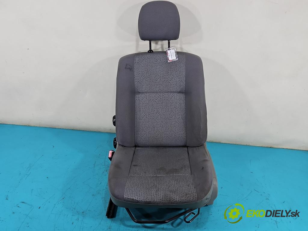 Dacia Logan I 2005-2014 1.6 8V 87 HP manual 64 kW 1598 cm3 4- Sedačka ľavý  (Sedačky, sedadlá)