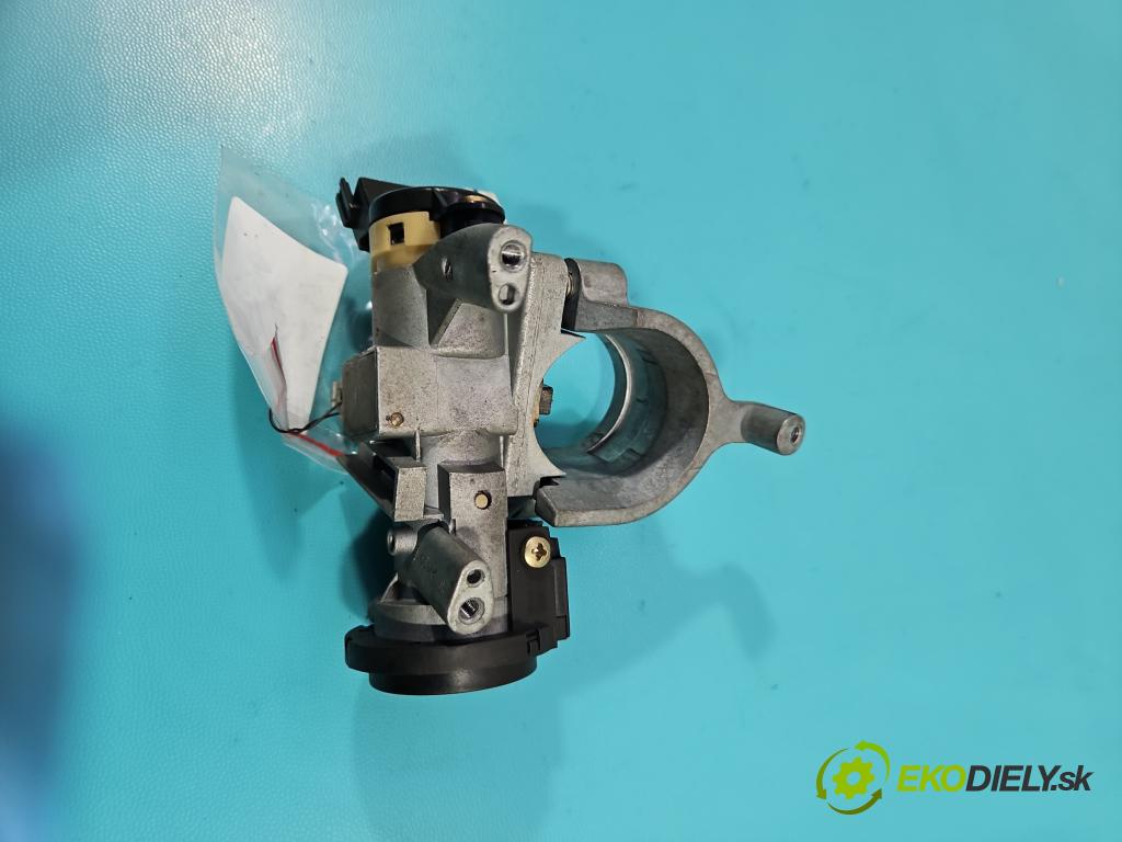 Mitsubishi Space star 1.3 16V 82 HP manual 60 kW 1299 cm3 5- Spínačka  (Spínacie skrinky a kľúče)