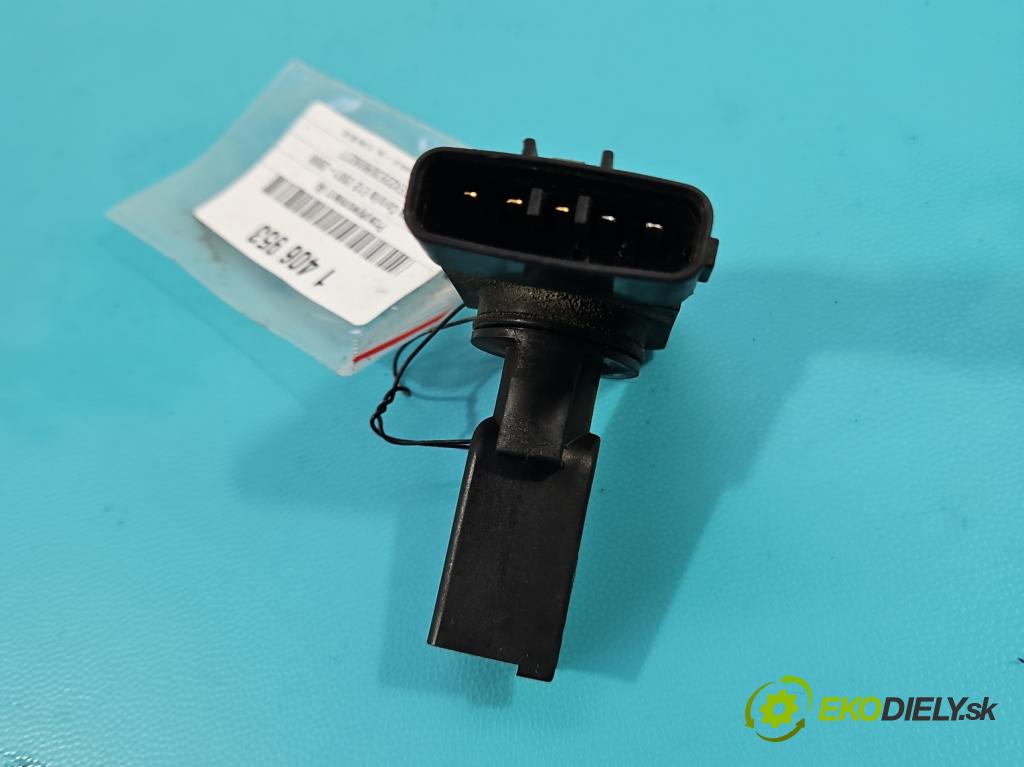 Toyota Corolla E12 2001-2009 2.0 D4D 90 HP manual 66 kW 1995 cm3 5- průtokoměr: 22204-27010 (Váhy vzduchu)