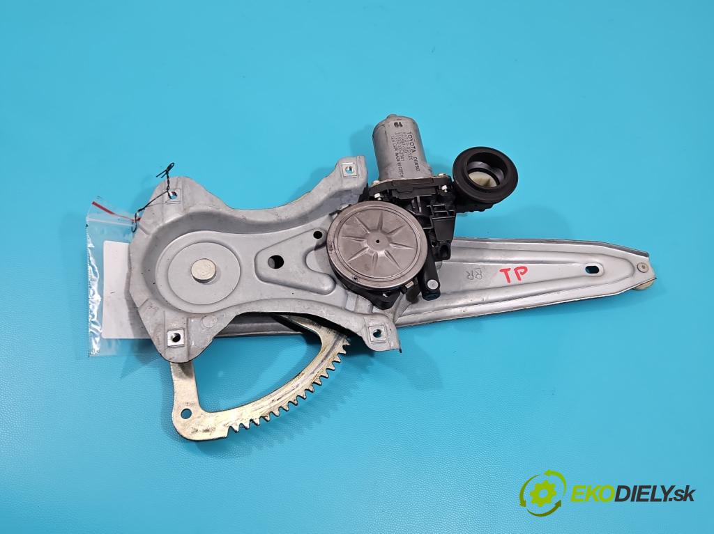 Toyota Corolla E16/E18  2013-2019 1.6 16V 132 hp manual 97 kW 1598 cm3 4- mechanismus stahování zadní pravý 85720-0D120