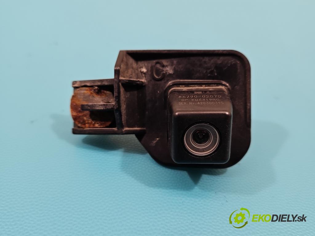 Toyota Corolla E16/E18  2013-2019 1.6 16V 132 hp manual 97 kW 1598 cm3 4- Kamera cúvaní 86790-02070