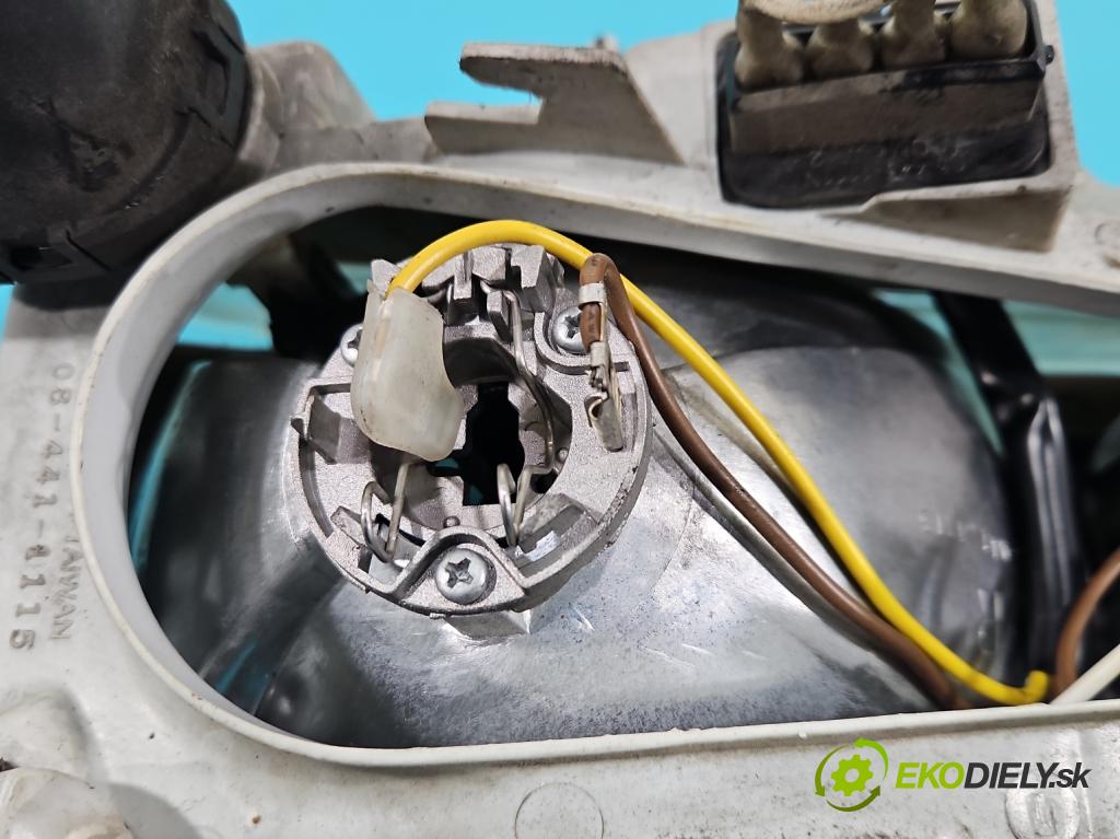 Vw Golf III 1991-1998 1.9 tdi 90 HP manual 66 kW 1896 cm3 3- Reflektor: pravý  (Pravé)