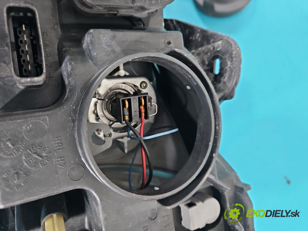 Renault Laguna II 2001-2007 2.0 T 170 HP manual 125 kW 1998 cm3 5- Reflektor: pravý 8200481197 (Pravé)