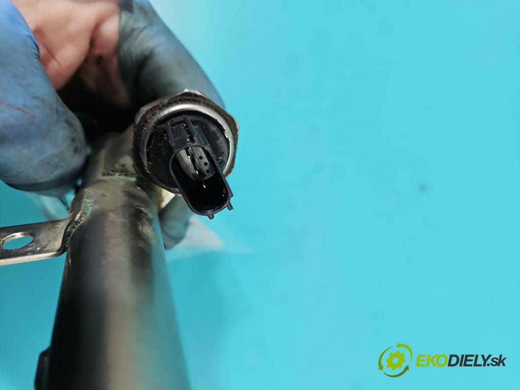 Kia Ceed III 2018- 1.5 160 HP automatic 117,5 kW 1482 cm3 5- lišta vstrekovacia 35300-08200 (Vstrekovacie lišty)