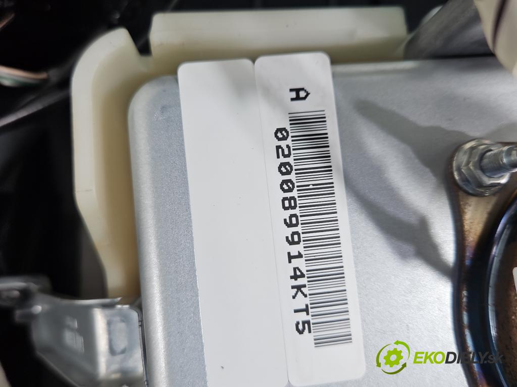 Toyota Corolla E16/E18  2013-2019 1.6 16V 132  HP manual 97 kW 1598 cm3 4- kokpit,pristrojová doska rozdeľovacia
