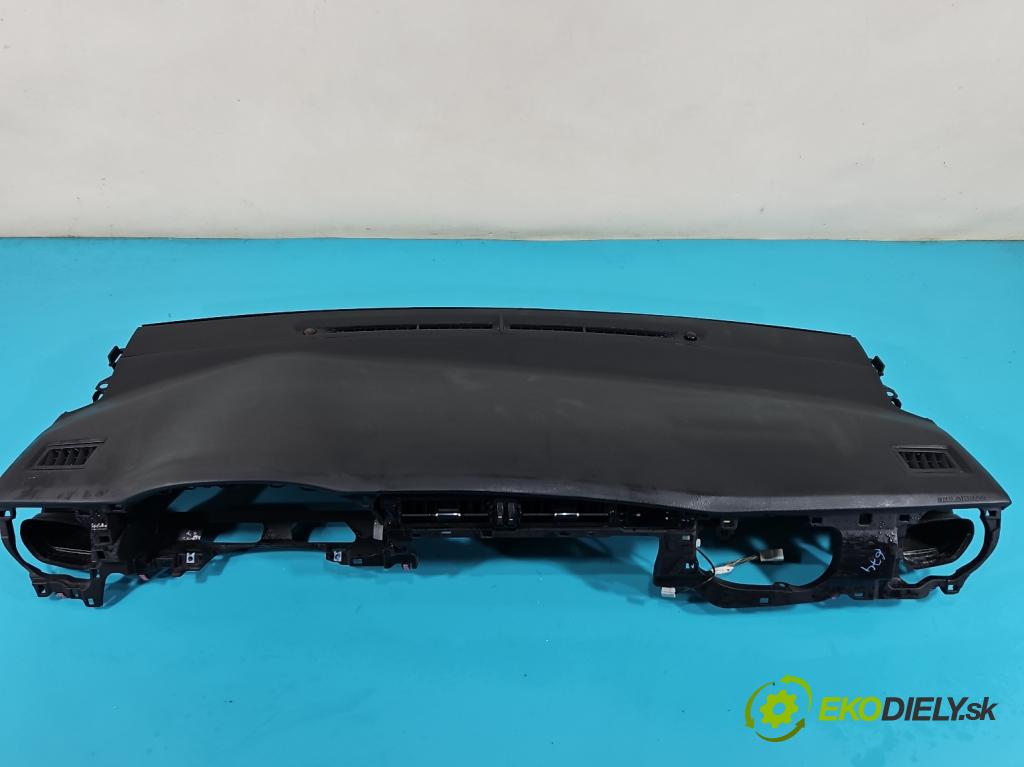 Toyota Corolla E16/E18  2013-2019 1.6 16V 132  HP manual 97 kW 1598 cm3 4- kokpit,pristrojová doska rozdeľovacia 