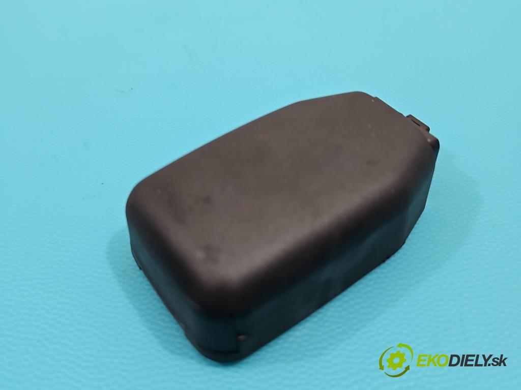 Toyota Corolla E16/E18  2013-2019 1.6 16V 132  HP manual 97 kW 1598 cm3 4- snímač déšť: 89941-0D010 (Snímače dažďa)