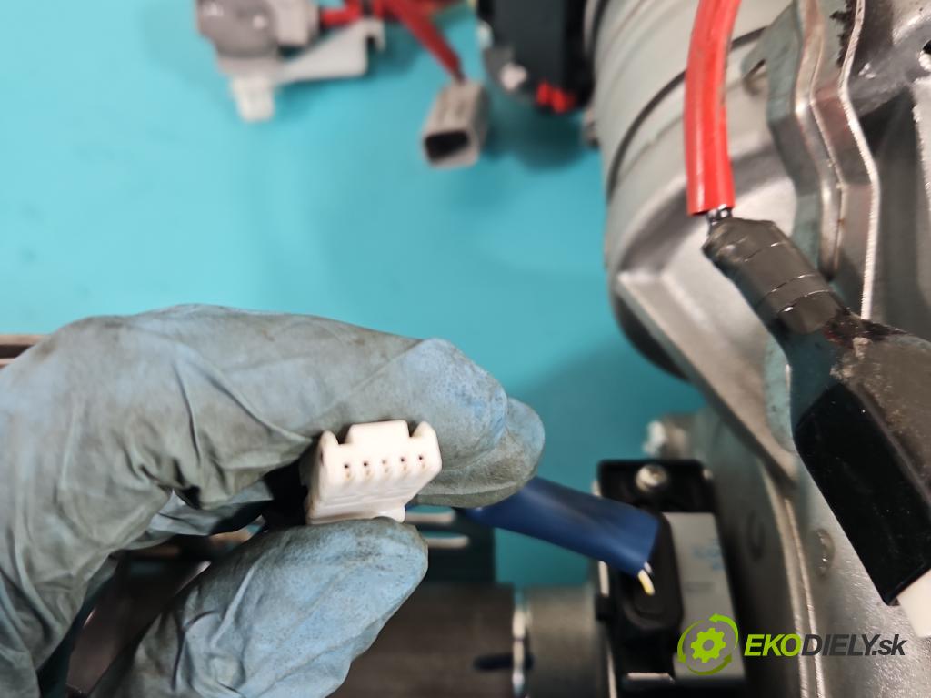 Toyota Corolla E16/E18  2013-2019 1.6 16V 132  HP manual 97 kW 1598 cm3 4- čerpadlo posilovač 89650-12E80 (Servočerpadlo, pumpa riadenia)