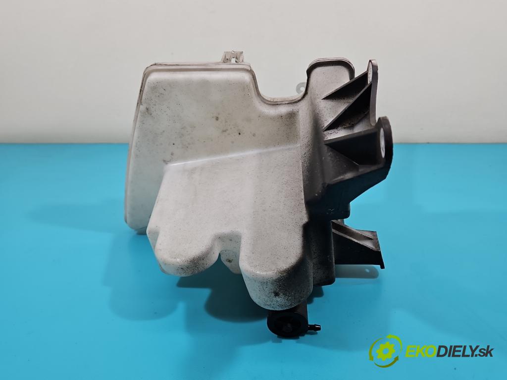 Toyota Corolla E16/E18  2013-2019 1.6 16V 132  HP manual 97 kW 1598 cm3 4- nádržka tekutina: ostrekovačov