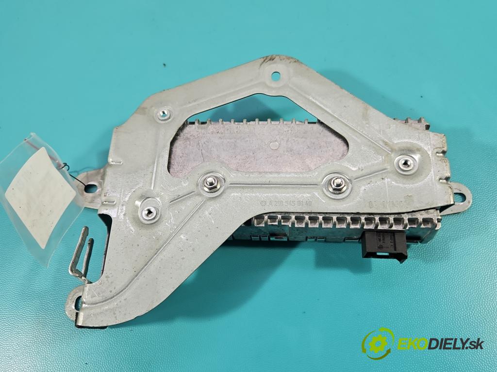 Mercedes CLS II C218 2010-2018 4.7 V8 (278922) automatic 315 kW 4664 cm3 4- Zesilovač: A2128705689 (Zosilňovače)