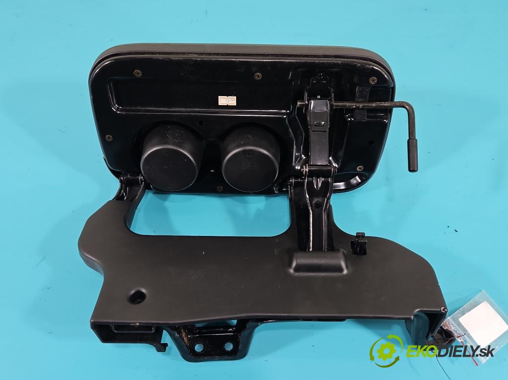 Honda CR-V II 2001-2006 2.0 16V 150 HP manual 110 kW 1998 cm3 5- Rukojeť: na nápoje:  (Úchyty, držiaky na nápoje)