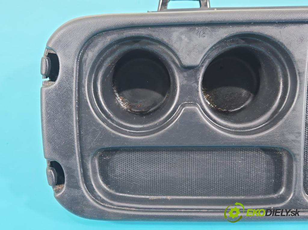 Honda CR-V II 2001-2006 2.0 16V 150 HP manual 110 kW 1998 cm3 5- Rukojeť: na nápoje:  (Úchyty, držiaky na nápoje)