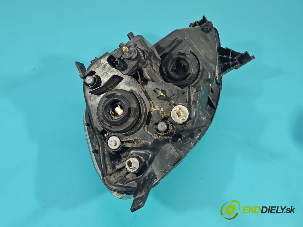 Honda CR-V II 2001-2006 2.0 16V 150 HP manual 110 kW 1998 cm3 5- Reflektor: pravý  (Pravé)