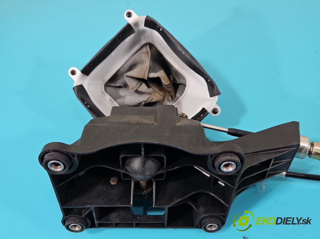 Honda CR-V II 2001-2006 2.0 16V 150 HP manual 110 kW 1998 cm3 5- Páka: Změny: stupeň,rýchlosť 54000-S9A0034 (Rýchlostná páka (kulisa))