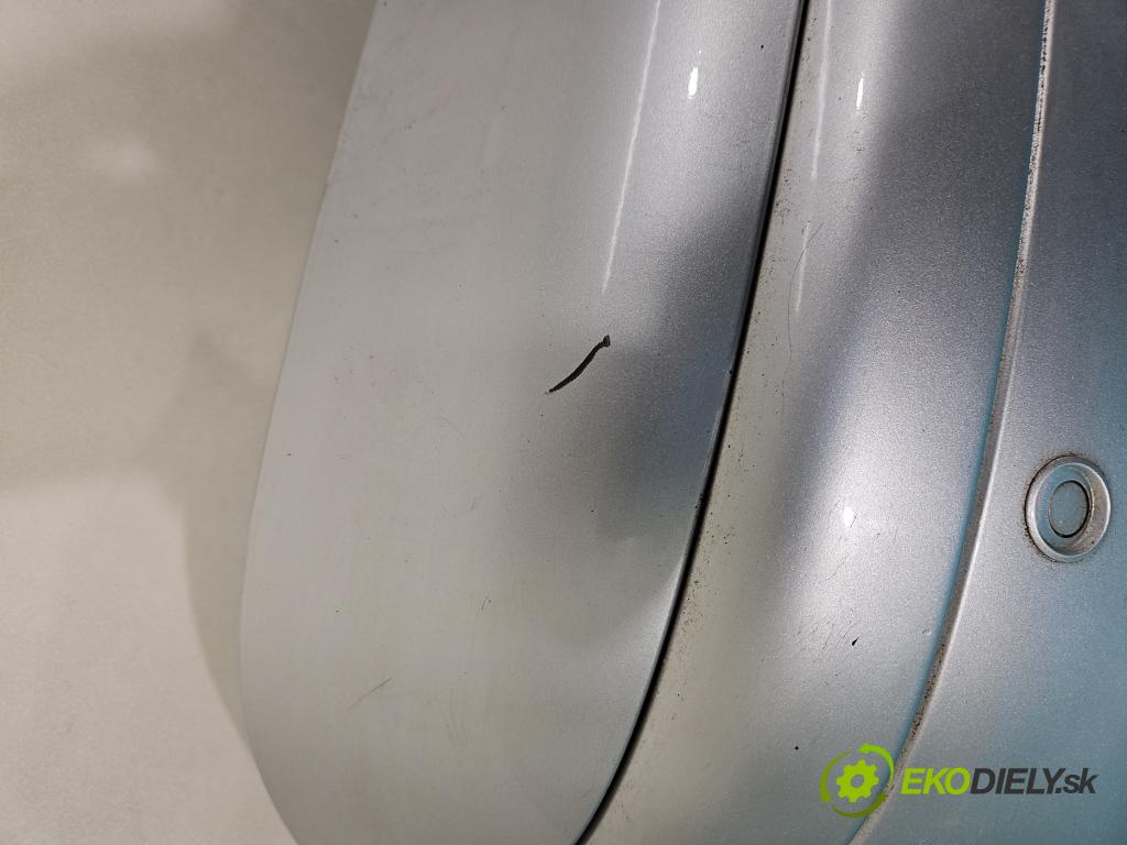 Toyota Yaris I 1999-2005 1.3 vvti 87 hp manual 64 kW 1298 cm3 5- nárazník zadní  (Ostatné)