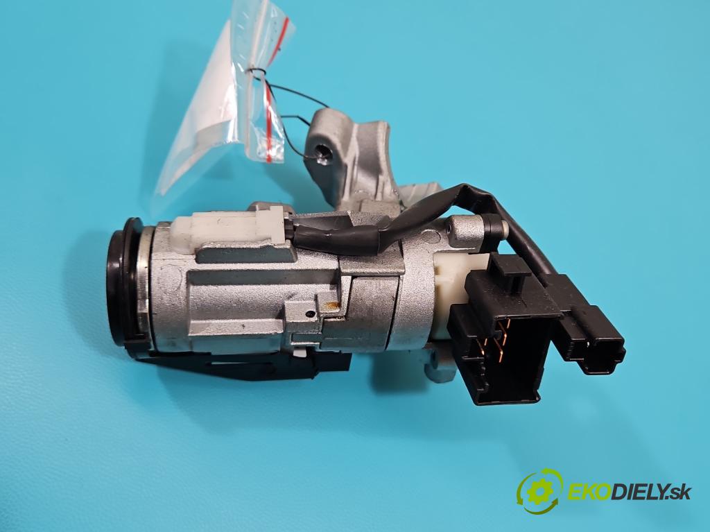 Toyota Yaris I 1999-2005 1.3 vvti 87 HP manual 64 kW 1298 cm3 5- Spínačka  (Spínacie skrinky a kľúče)