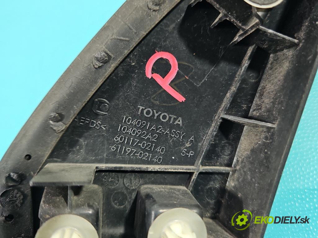 Toyota Corolla E16/E18  2013-2019 1.6 16V 132 hp manual 97 kW 1598 cm3 4- lišta blatník: přední pravé 60117-02140