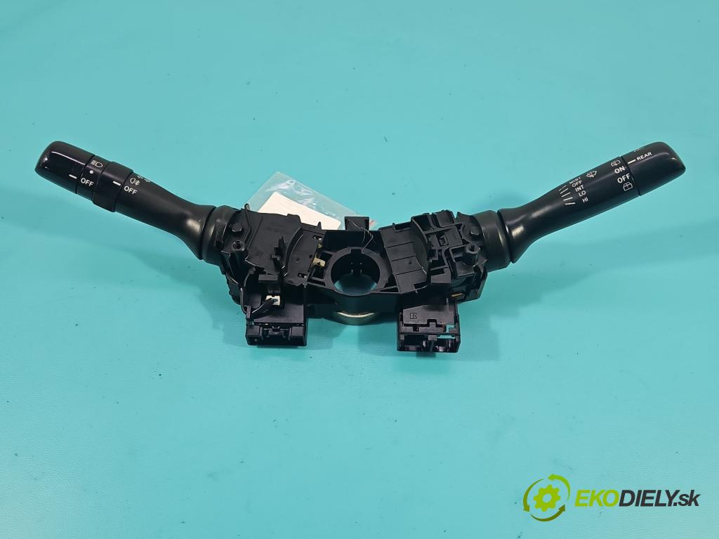 Toyota Yaris II 2005-2011 1.3 vvti (2 87 HP manual 64 kW 1298 cm3 3- prepínač komplex: 17F001 (Prepínače, spínače, tlačidlá a ovládače kúrenia)