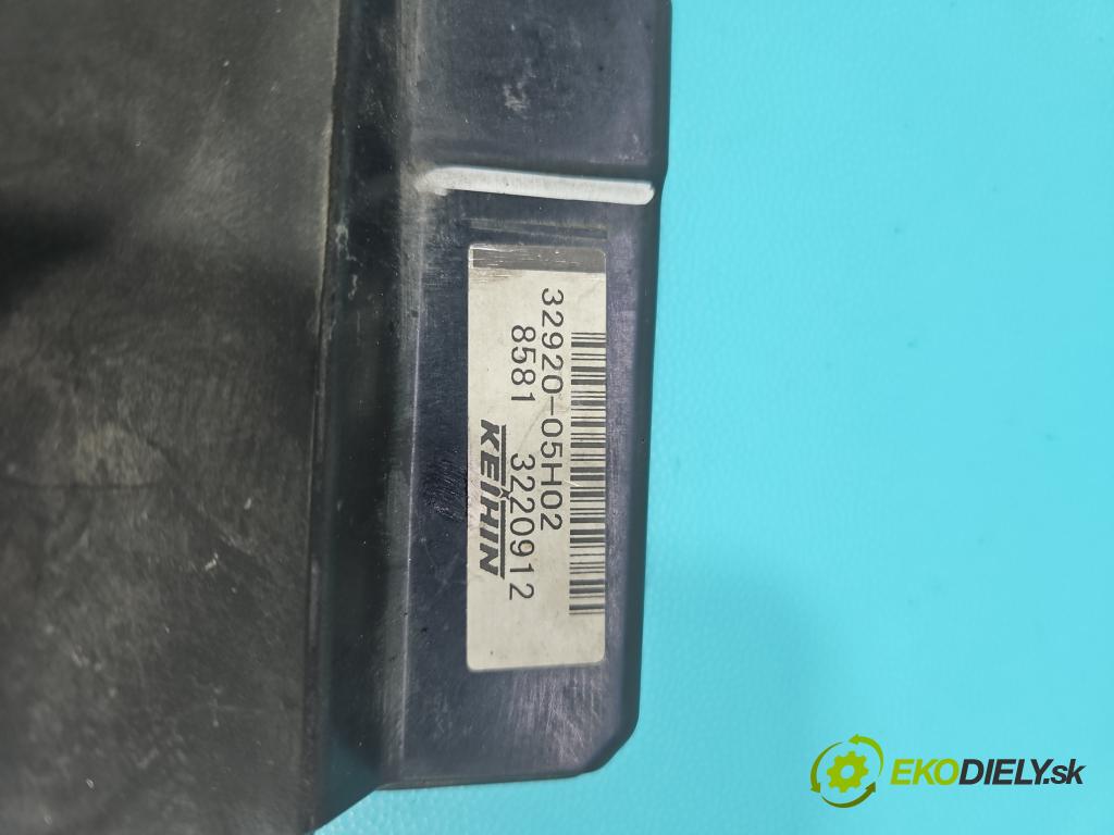 Suzuki Burgman 400 2007-2009 automatic 25 kW 400 cm3 2- řídící jednotka motoru 32920-05H02