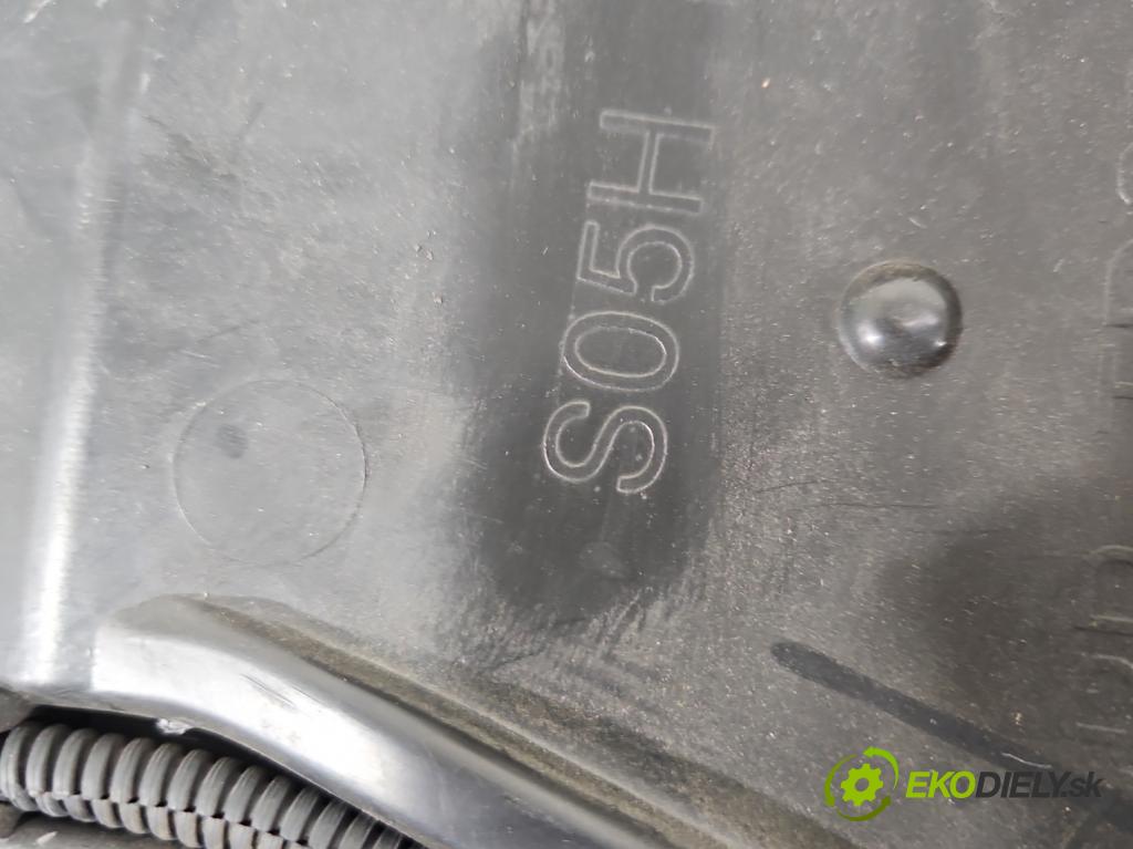 Suzuki Burgman 400 2007-2009  automatic 25 kW 400 cm3 2- Pohovka: zadné  (Sedačky, sedadlá)