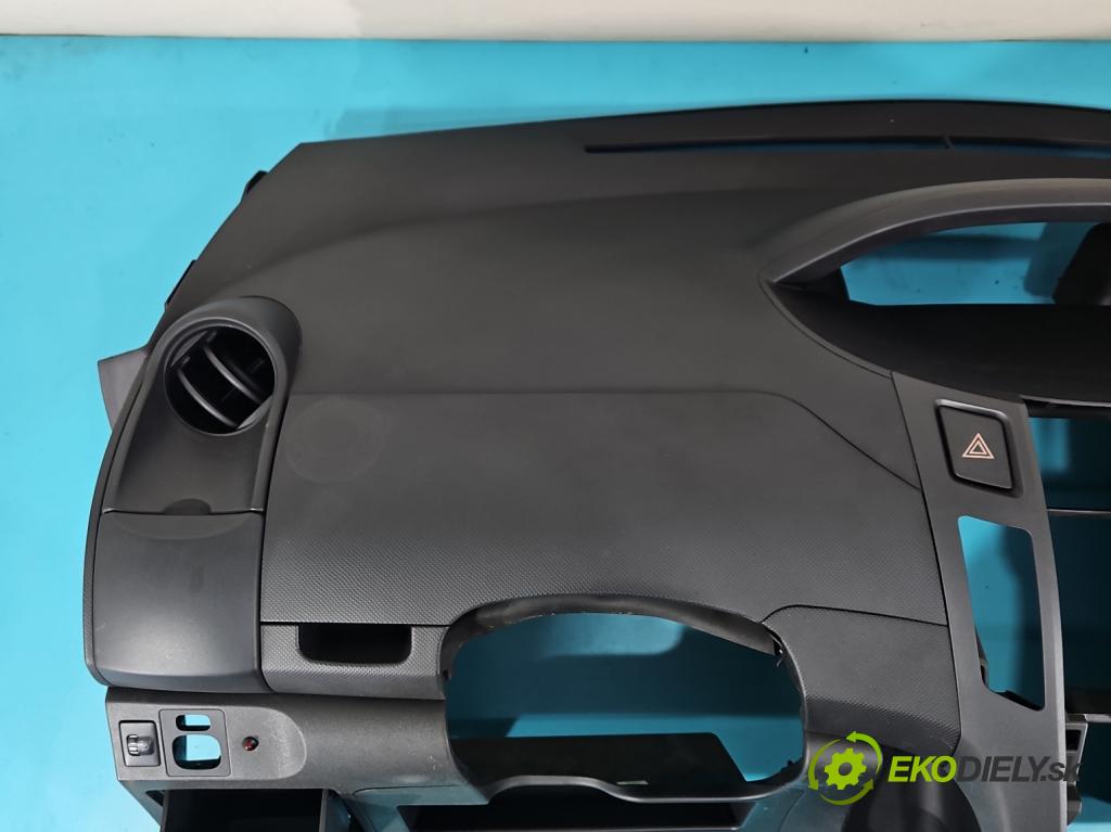 Toyota Yaris II 2005-2011 1.3 vvti (2 87 HP manual 64 kW 1298 cm3 3- kokpit,pristrojová doska rozdeľovacia