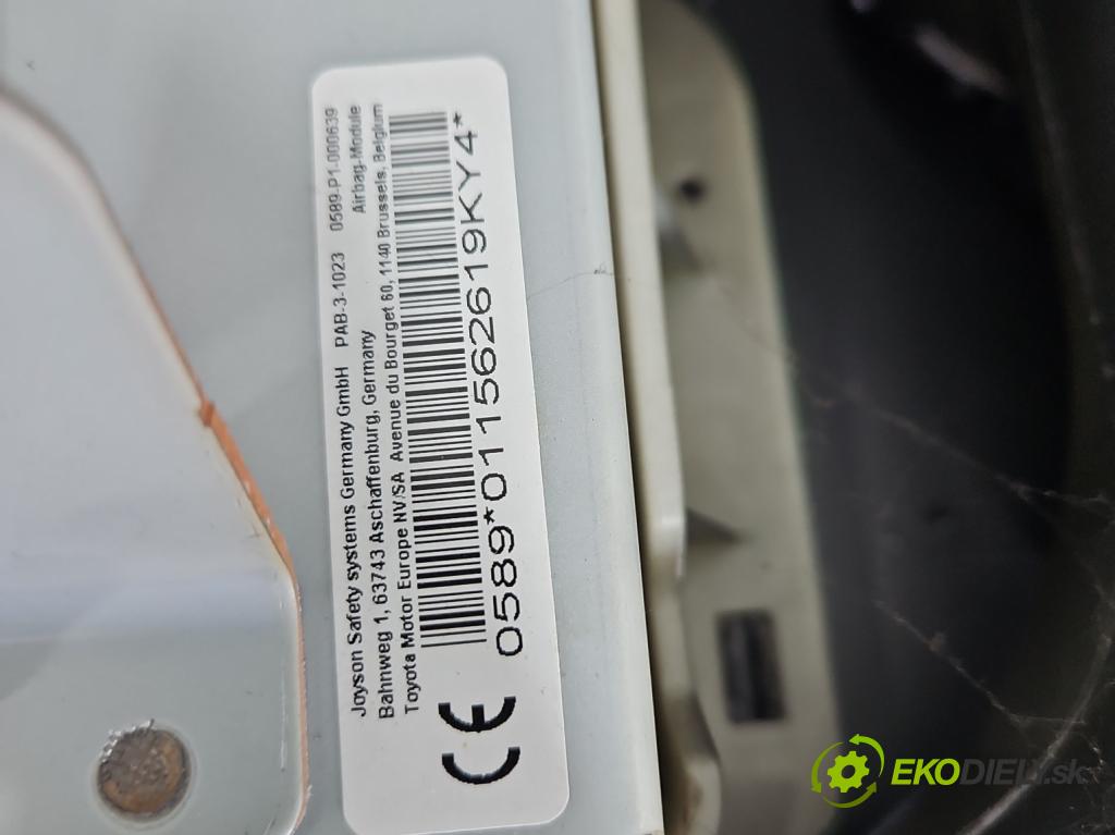 Toyota Yaris II 2005-2011 1.3 vvti (2 87 HP manual 64 kW 1298 cm3 3- kokpit,pristrojová doska rozdeľovacia