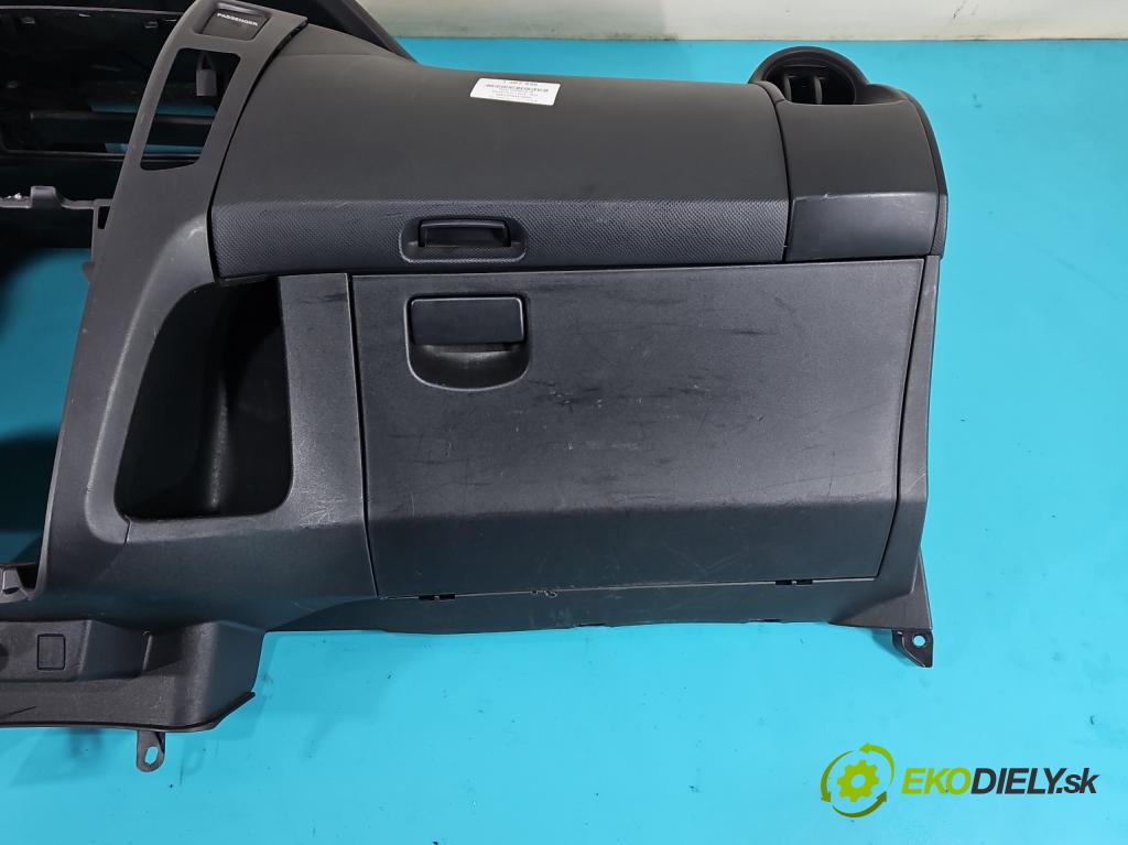 Toyota Yaris II 2005-2011 1.3 vvti (2 87 HP manual 64 kW 1298 cm3 3- kokpit,pristrojová doska rozdeľovacia