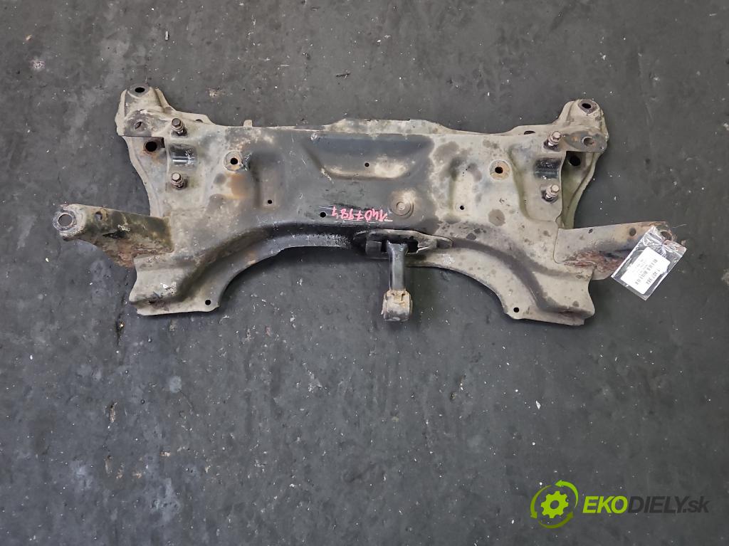 Toyota Yaris II 2005-2011 1.3 vvti (2 87 HP manual 64 kW 1298 cm3 3- výstuha motora 