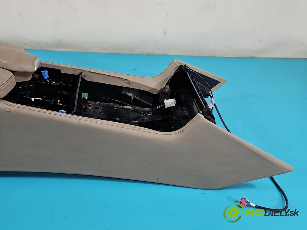 Mercedes CLS II C218 2010-2018 4.7 V8 (278922) automatic 315 kW 4664 cm3 4- operadlo  (Lakťové opierky)