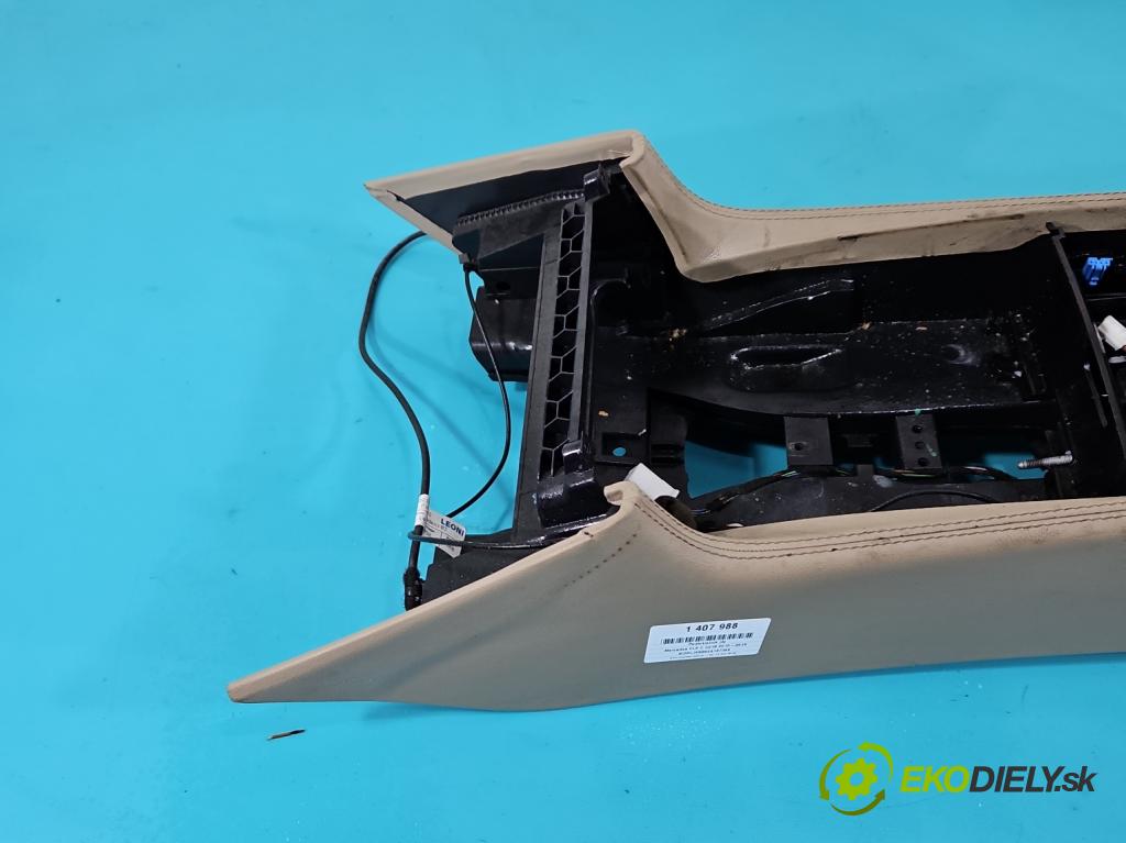 Mercedes CLS II C218 2010-2018 4.7 V8 (278922) automatic 315 kW 4664 cm3 4- operadlo  (Lakťové opierky)