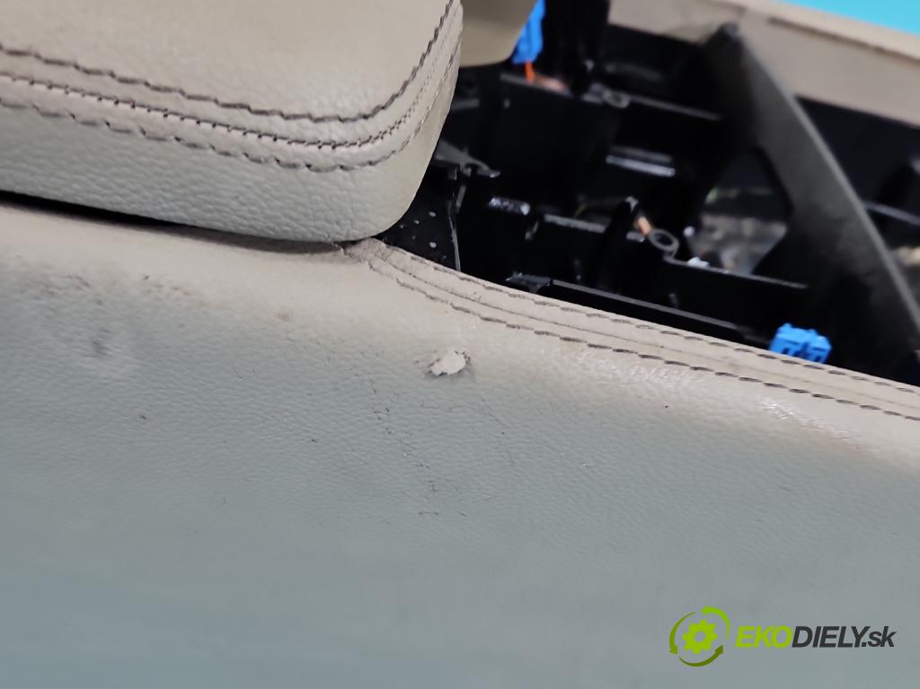 Mercedes CLS II C218 2010-2018 4.7 V8 (278922) automatic 315 kW 4664 cm3 4- operadlo  (Lakťové opierky)